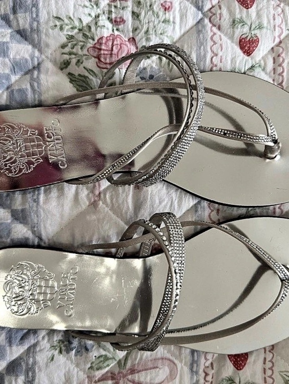 Vince Camuto KeVora Rhinestone Sandals in Silver US 8M Like New